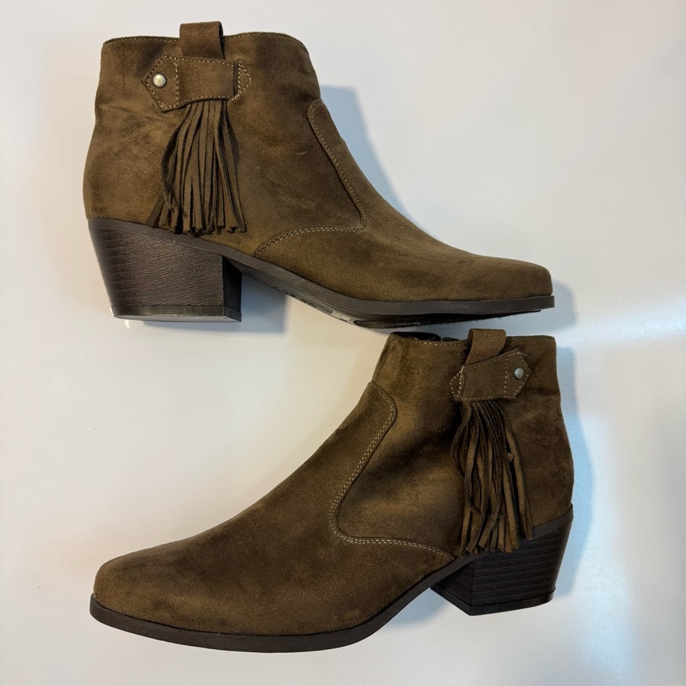 Indigo rd. Faux suede Brown Ankle Boots with fringe